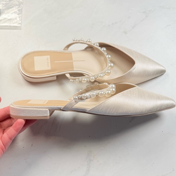 Dolce Vita Kanika Pearl Low Mules Flats Vanilla Pearls - Picture 5 of 9